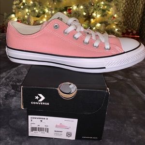 New in box Converse size 9